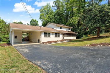 14 Cooper Ln, Oak Ridge, TN 37830