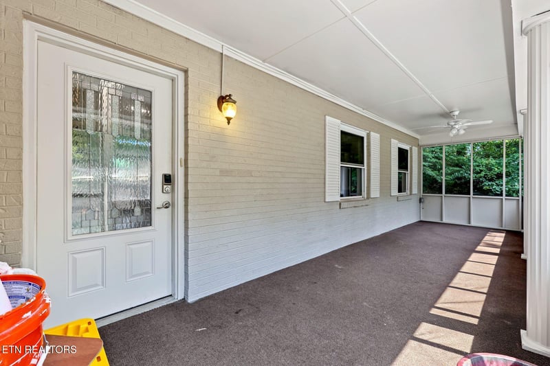 14 Cooper Ln, Oak Ridge, TN 37830