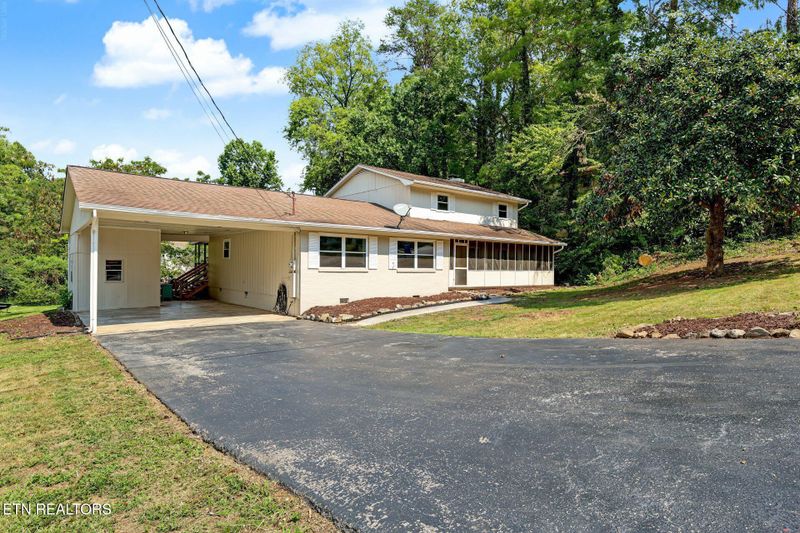 14 Cooper Ln, Oak Ridge, TN 37830