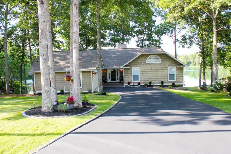 14 Dalton Ter, Crossville, TN 38558