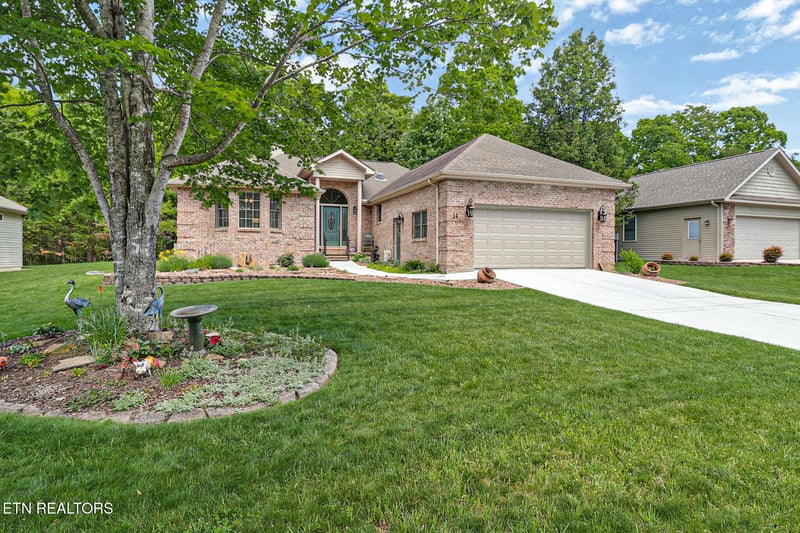 14 Dickens Ln, Fairfield Glade, TN 38558