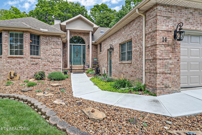 14 Dickens Ln, Fairfield Glade, TN 38558