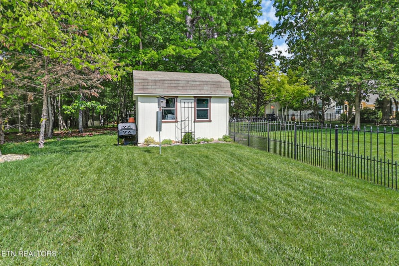 14 Dickens Ln, Fairfield Glade, TN 38558