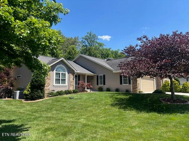 14 Heatherhurst Ct, Crossville, TN 38558