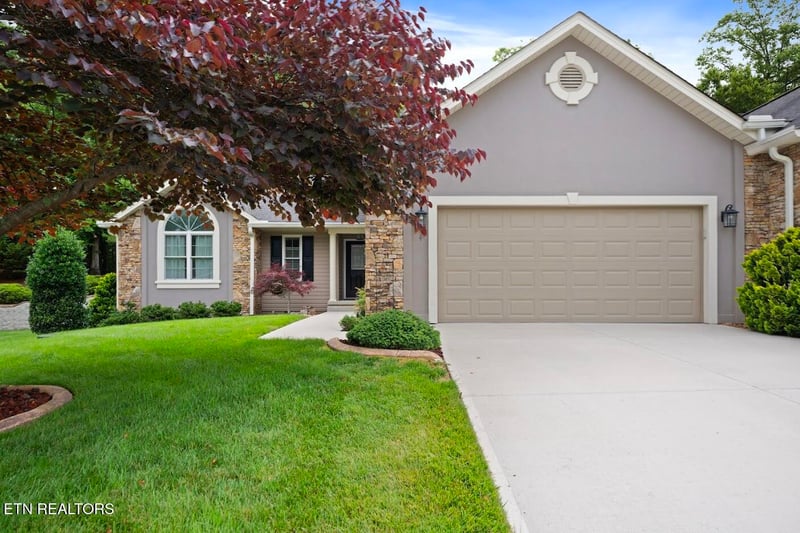 14 Heatherhurst Ct, Crossville, TN 38558