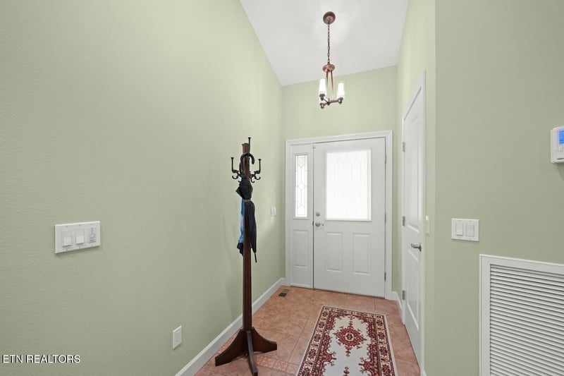 14 Heatherhurst Ct, Crossville, TN 38558