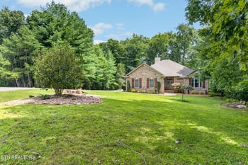 14 Holly Ct, Crossville, TN 38558