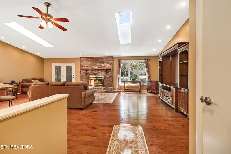 14 Park Ter, Crossville, TN 38558