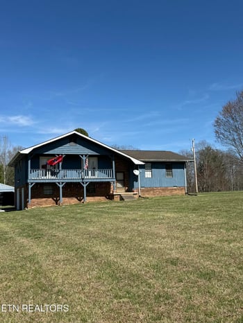 140 Acorn Ln, Robbins, TN 37852