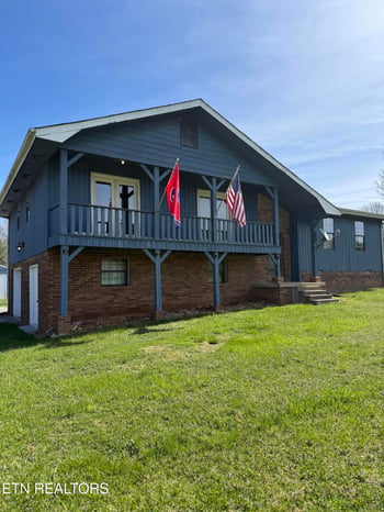 140 Acorn Ln, Robbins, TN 37852