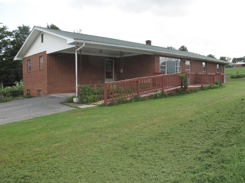 140 Angel Ln, Lafollette, TN 37766