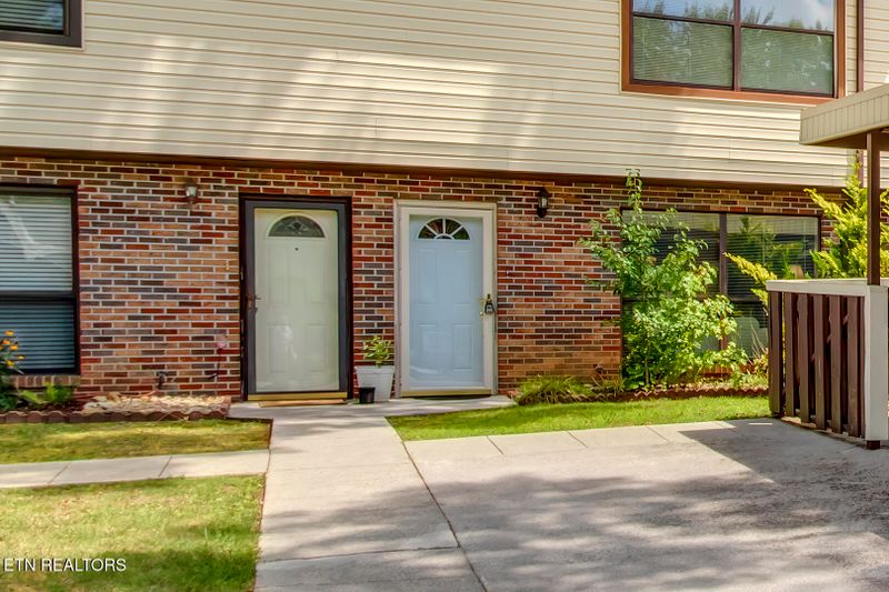 140 Brandeis Ln, Oak Ridge, TN 37830