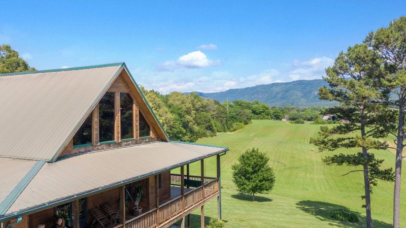 140 County Road 894, Etowah, TN 37331