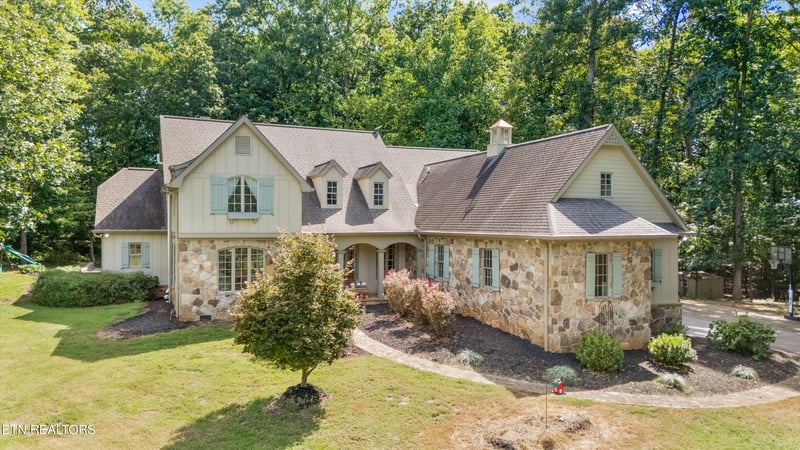 140 Deerfield Ln, Lenoir City, TN 37772