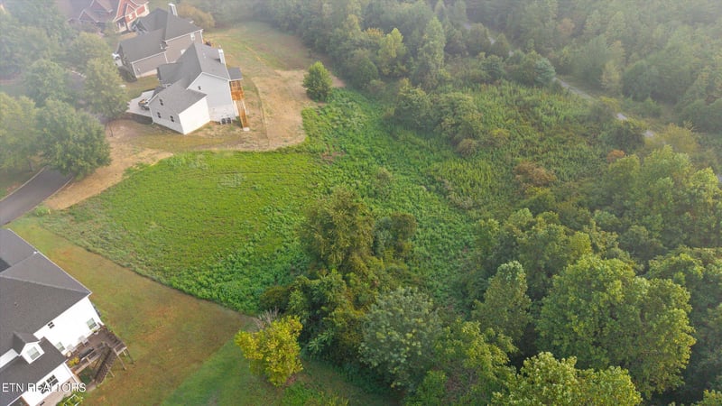 140 E Pineberry Rd, Oak Ridge, TN 37830
