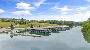 140 E Pineberry Rd, Oak Ridge, TN 37830