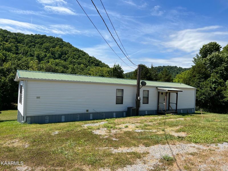 140 E Raccoon Valley Dr, Heiskell, TN 37754