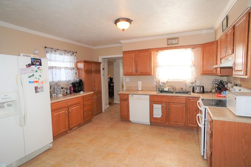 140 Ellis St, Bean Station, TN 37708