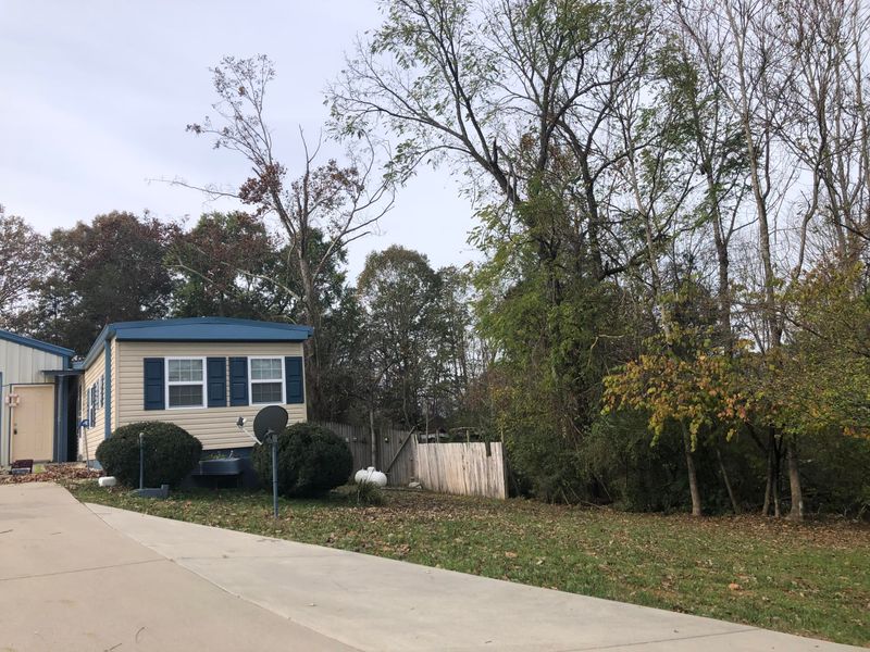 140 Moonview Dr, Lafollette, TN 37766