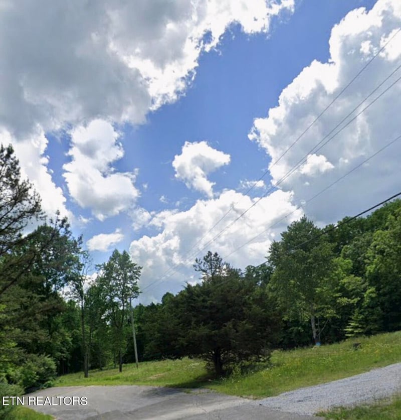 140 Old Hwy 27, Sunbright, TN 37872