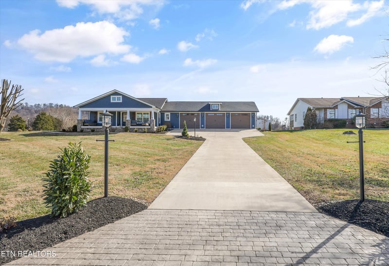 140 Overton Ln, Powell, TN 37849