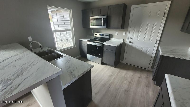 140 Panoramic Dr, Maynardville, TN 37807