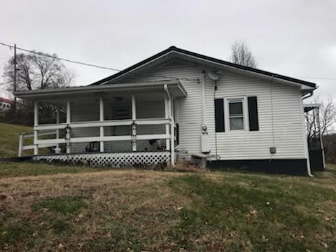 140 Phipps Dr, Washburn, TN 37888