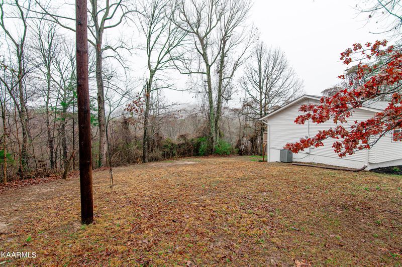 140 Pine Ridge Ln, Heiskell, TN 37754