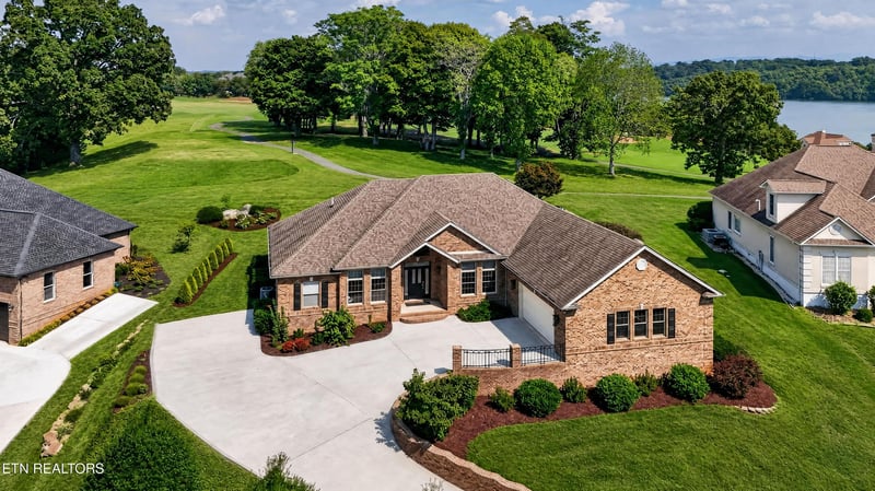 140 Pineberry Dr, Vonore, TN 37885