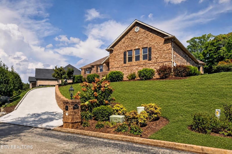 140 Pineberry Dr, Vonore, TN 37885