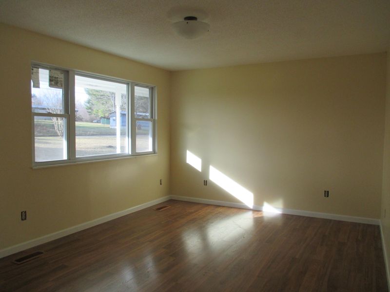 140 Red Hill Rd, Sunbright, TN 37872