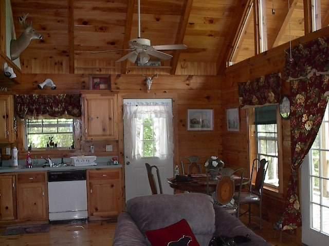 140 Robert Smith, Tellico Plains, TN 37385