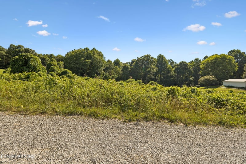 140 Scenic View Ln, Madisonville, TN 37354