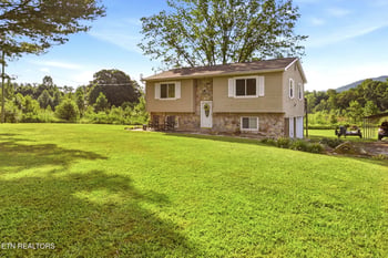 140 Susack Ln, Wartburg, TN 37887