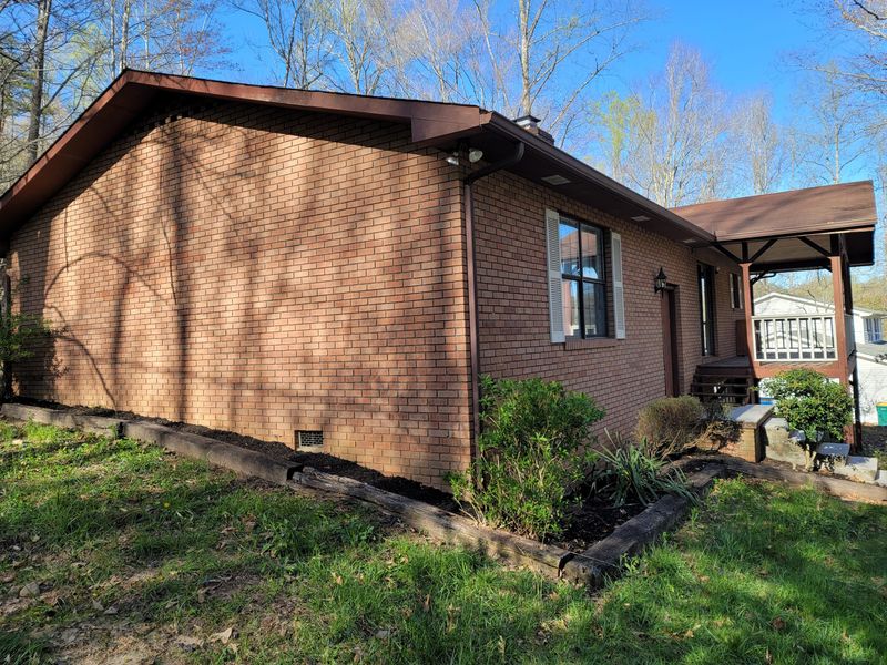 140 Teague Ln, Jacksboro, TN 37757