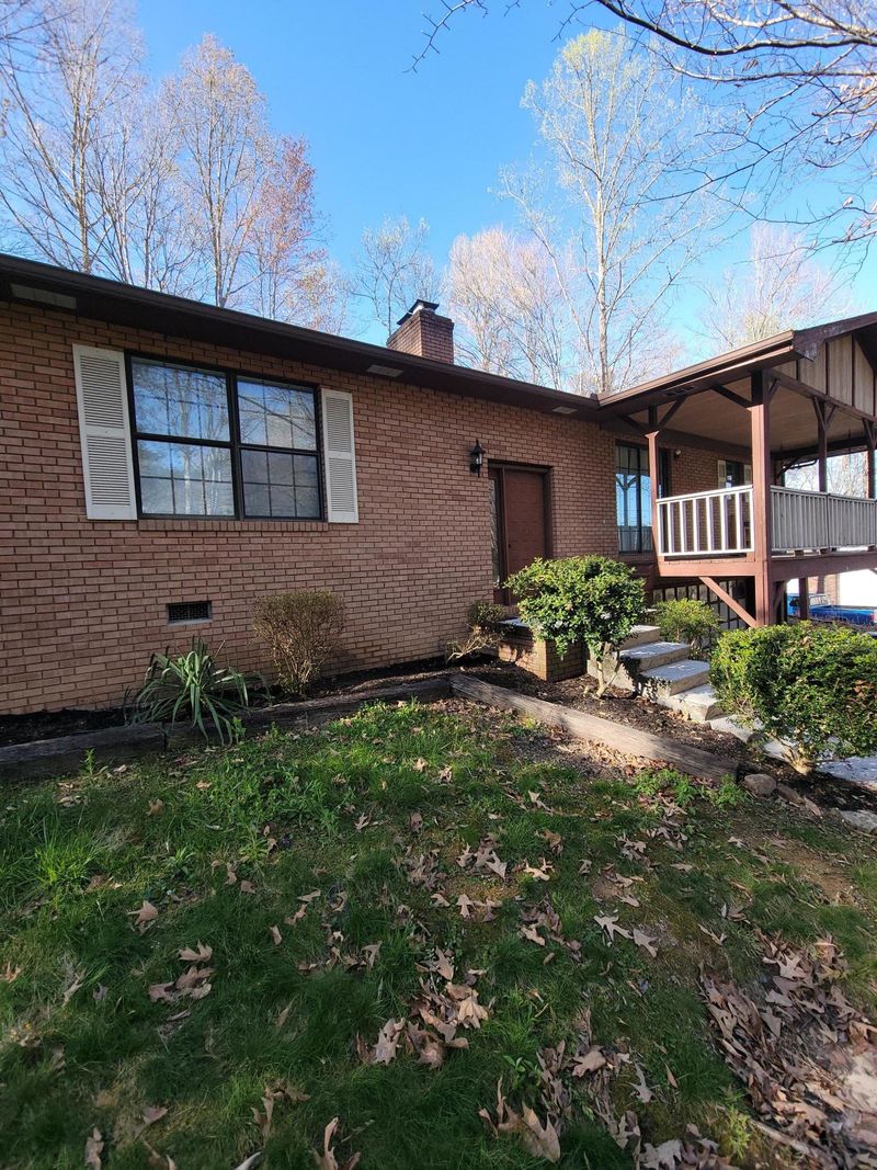 140 Teague Ln, Jacksboro, TN 37757