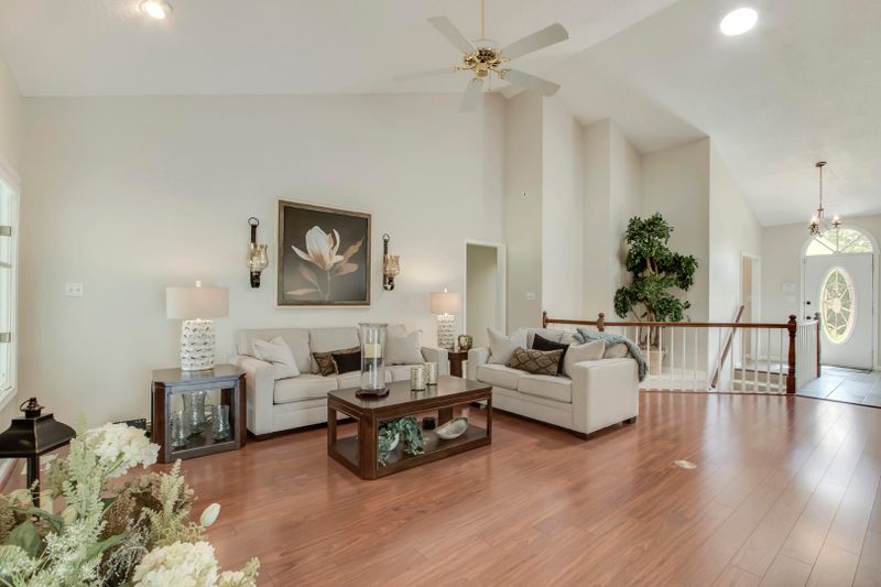 140 Vinita Ln, Loudon, TN 37774
