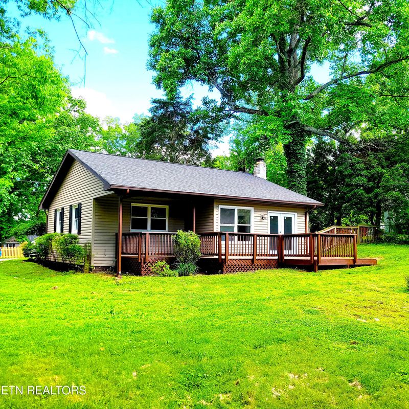 140 W Gettysburg Ave, Oak Ridge, TN 37830