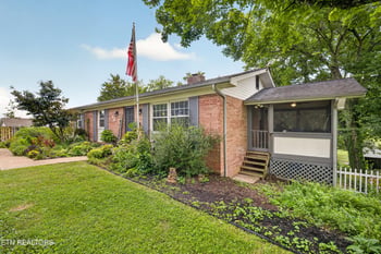 140 Westwood Dr, Clinton, TN 37716