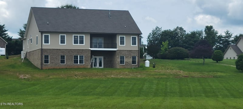 140 Wilshaw Ct, Madisonville, TN 37354