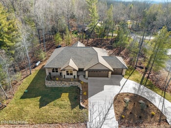 140 Windsor Rd, Fairfield Glade, TN 38558