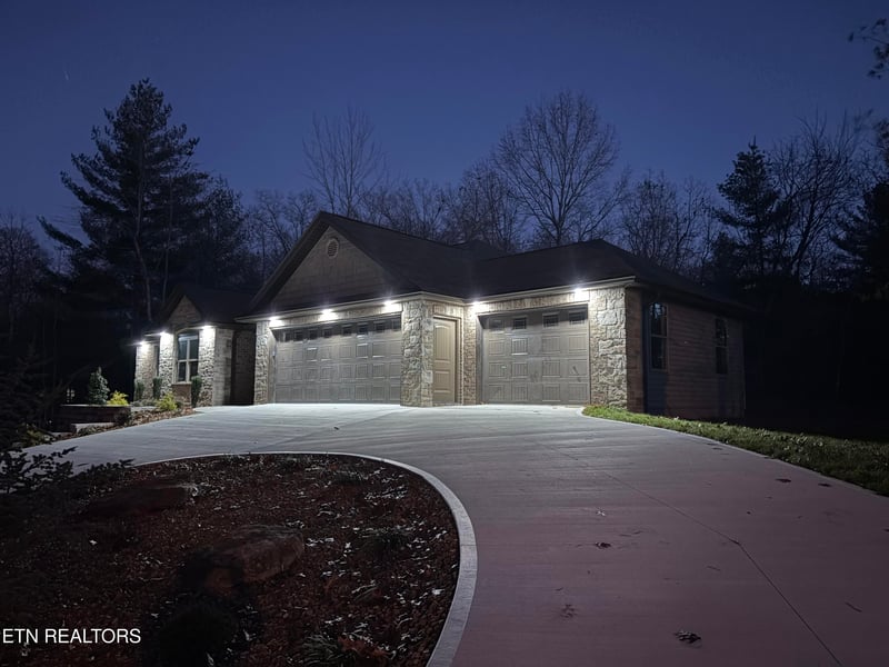 140 Windsor Rd, Fairfield Glade, TN 38558