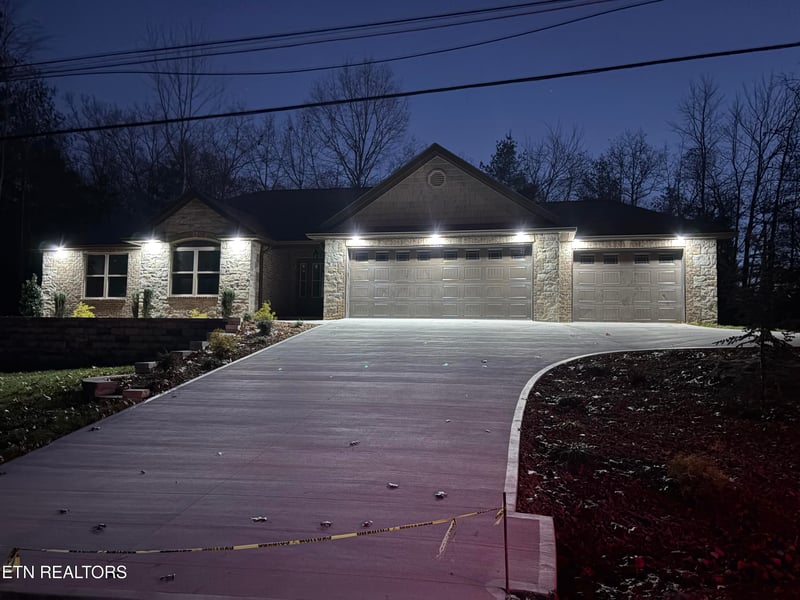 140 Windsor Rd, Fairfield Glade, TN 38558