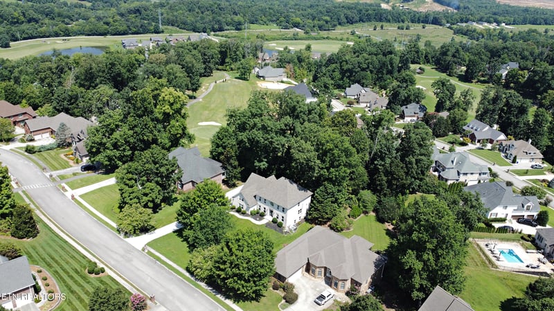 140 Windswept Dr, Lenoir City, TN 37772