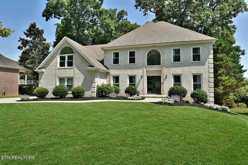 140 Windswept Dr, Lenoir City, TN 37772
