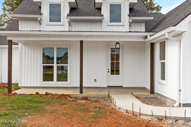1400 Olivia Cir, Loudon, TN 37774