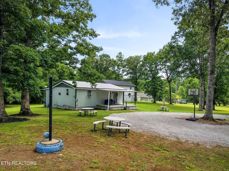 1400 Orlie Young Rd, Crab Orchard, TN 37723