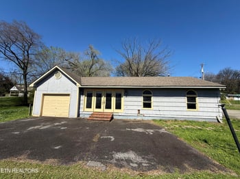 1401 Crocus Ln, Knoxville, TN 37909