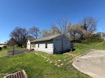 1401 Crocus Ln, Knoxville, TN 37909