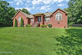 1401 Holiday Dr, Crossville, TN 38555